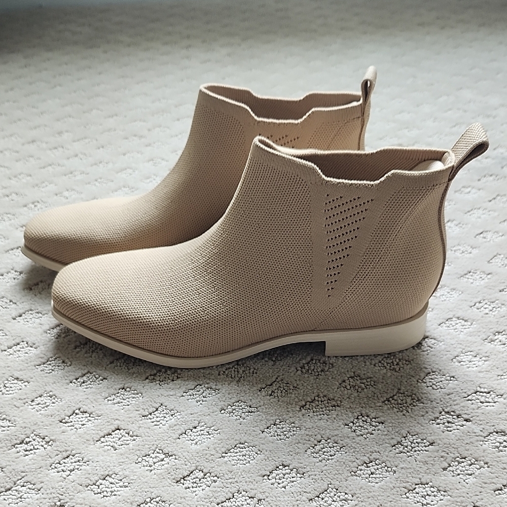 Women's VIVAIA Ryan Slip-on Ankle Boots